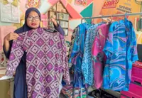 Kelantanese tailor overcomes limitation to sew her own success story