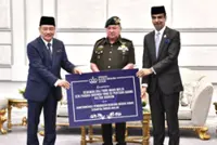 King contributes RM500,000 to Sabah fire victims