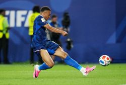 Soccer-No 'I' in team as Mbappe puts World Cup glory above records