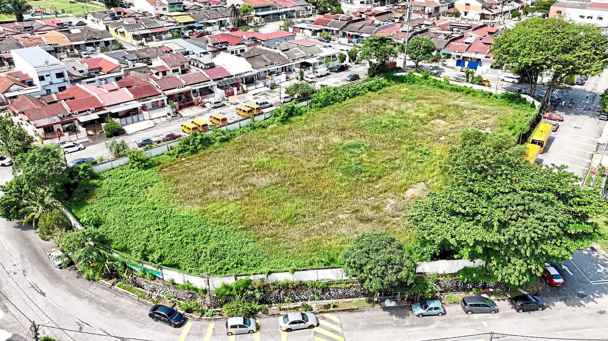 HGCPRA wants to protect its green areas, including this plot in Taman Bukit Indah that was once a sewage treatment site. — Filepic(Below) The iconic Vivekananda Ashram, with its colonial facade and statue of Swami Vivekananda, is a Brickfields landmark. — Filepic
