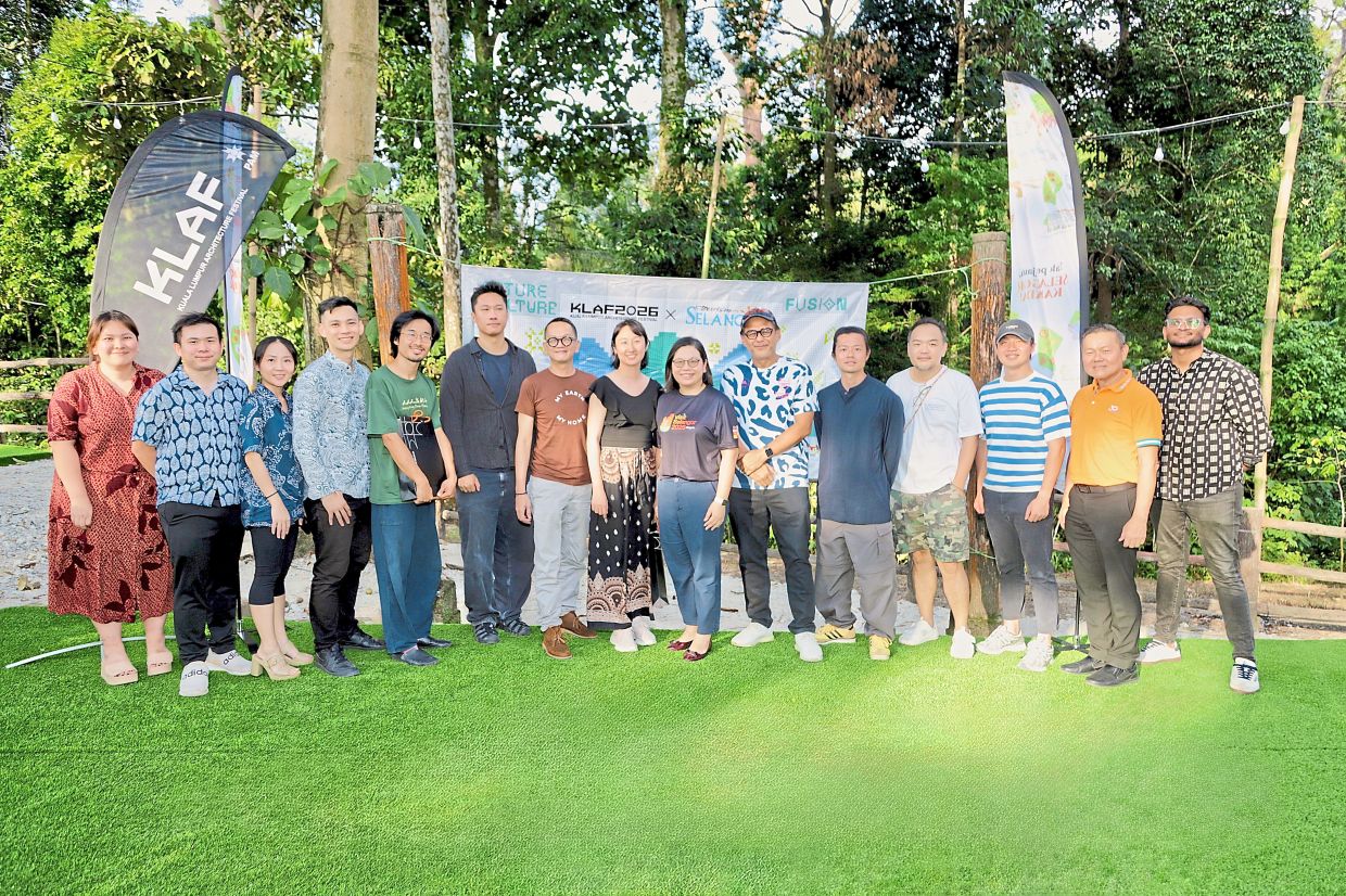 Tourism Selangor CEO Chua Yee Ling (7th from right), PAM deputy president Nurzaini Mufti (6th from right), KLAF 2026 director Lim Gim Huang (5th from right), Tan (fourth from left) with other architects and guests at the KLAF 2026 Puncak ALOP reopening.