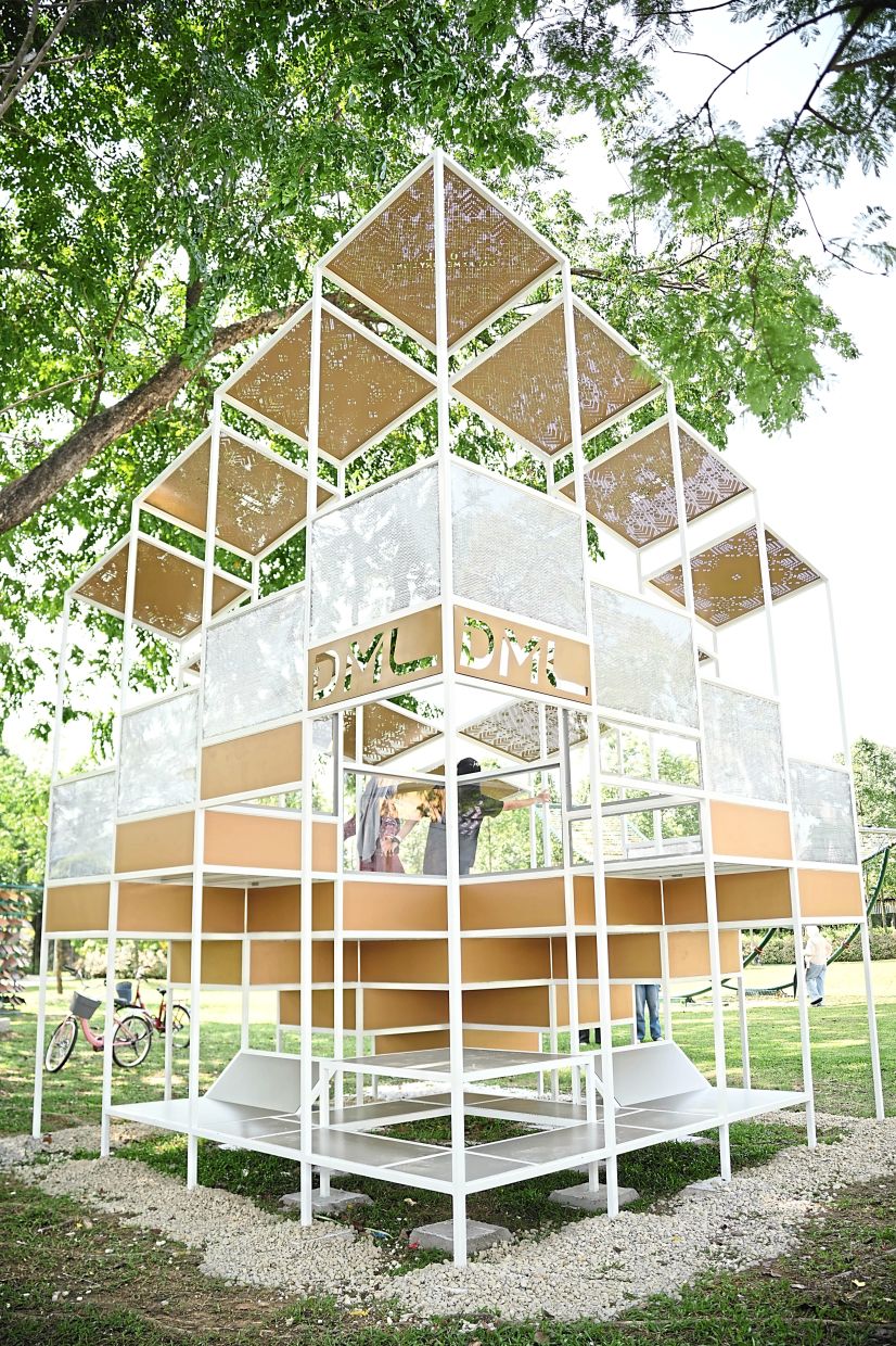 Datum Memory Light Pavilion by architect Howie Lam and partner DML Group of Companies reinterprets Titiwangsa Park’s transformation from a former tin mining landscape into a contemporary cultural park.