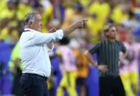 Soccer-Curacao can trouble any rival after Ecuador draw, Advocaat says