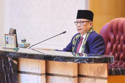 Ex-Johor state assembly speaker Puad Zarkashi leaves Umno