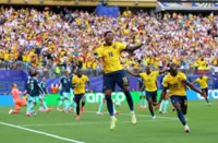 Soccer-Ecuador fight back to shock Germany and reach knockout stage