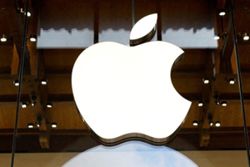 Kremlin demands explanation from Apple after Russian apps removed from App Store