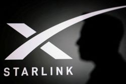 Musk's SpaceX targets US consumers with Starlink mobile service push, FT reports