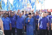 Johor polls: Top Umno leaders accompany Onn Hafiz to nomination centre