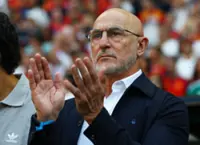 Soccer-Spain’s De la Fuente praises team's resilience, lauds World Cup progress