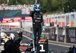 Motor racing-Russell takes pole in chaotic Austrian GP qualifying