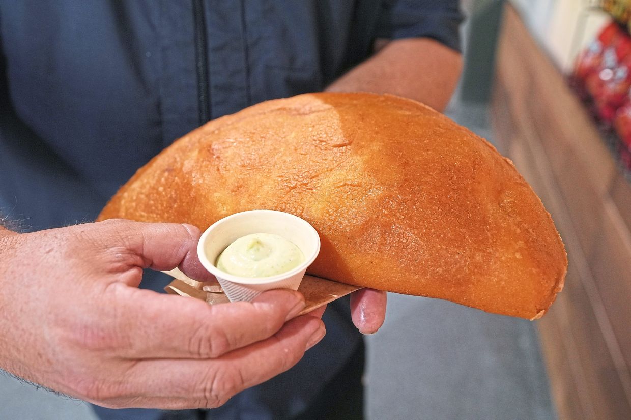 The empanada mundial weighs more than 2kg!