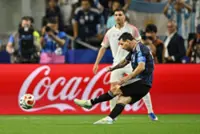 Soccer-Seventh heaven for Messi as Argentina maintain winning start