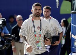 Soccer-Portugal swap Neves for Neves in final group game against Colombia