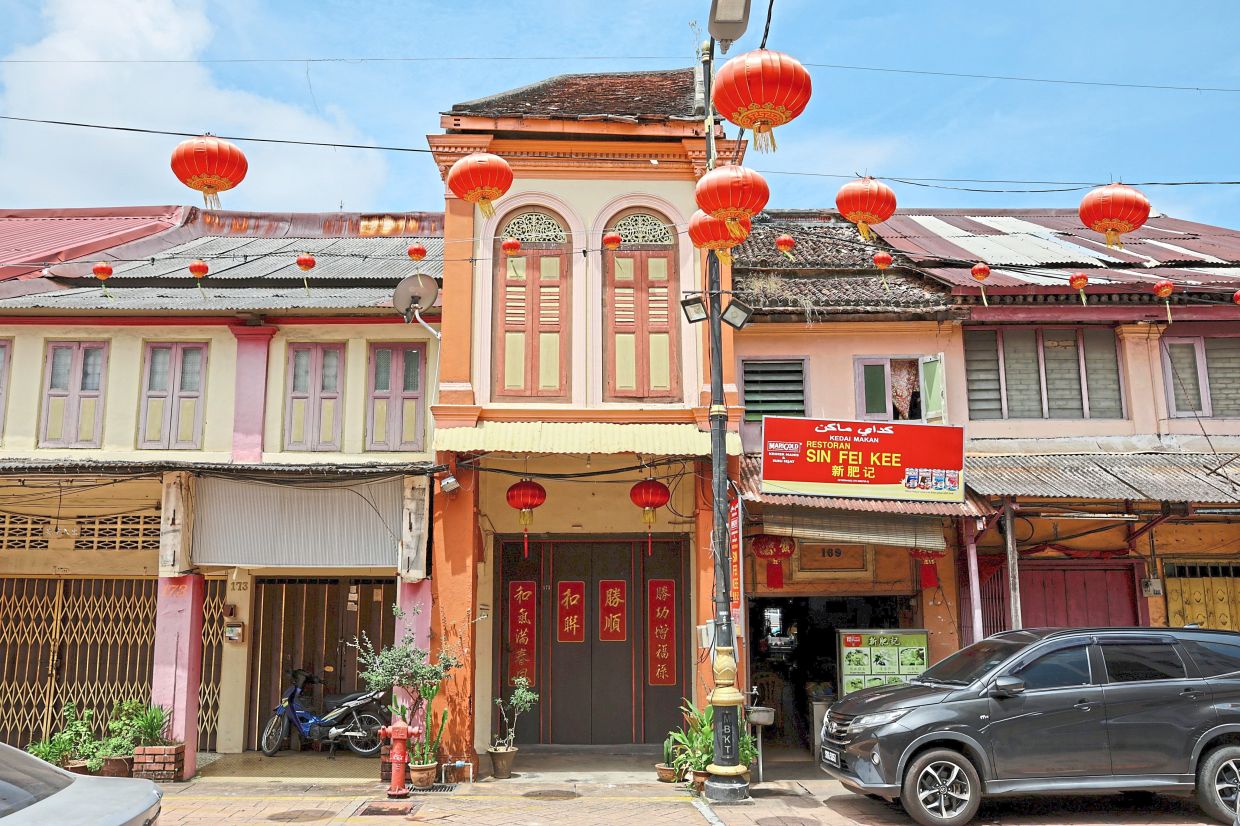 Kampung Cina’s iconic double-storey shophouses that date back to the 19th century still retain their original features.
