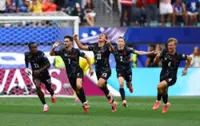 Soccer-Eustaquio’s stoppage-time strike sends Canada into World Cup last 16