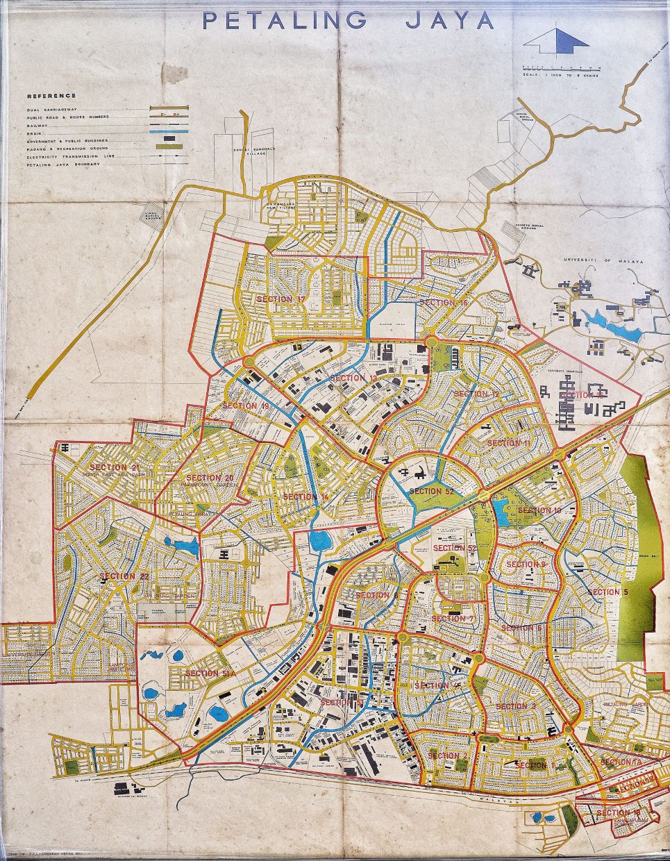 Old maps of Malaysian towns have found a niche audience at BookStreet, with vendors such as HUBooks catering to collectors and curious browsers alike. Photo: The Star/Muhamad Shahril Rosli