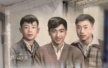 Lo got emotional after his nephew showed him a childhood photo of him with his two brothers. Photo: China Press