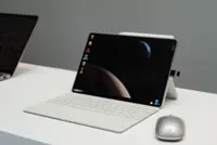 HONOR MagicPad 4 turns a tablet into an AI workstation