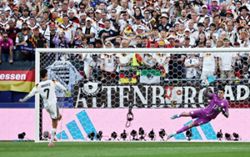 Soccer-Penalty preparation more important than ever as Germans collapse under spot-kick pressure