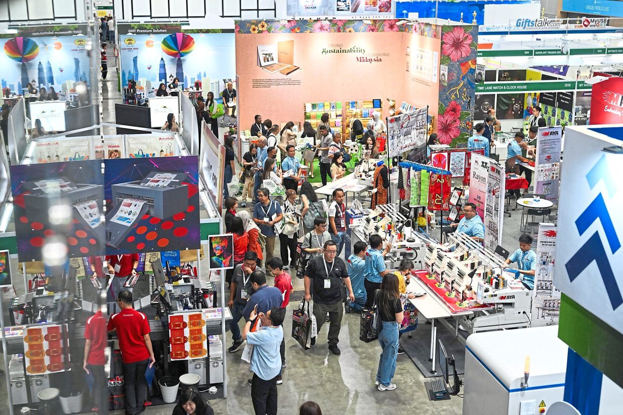 Visitors checking out last year’s Malaysia Gifts Fair which offered innovative gifting ideas, printing machinery and endless networking opportunities.