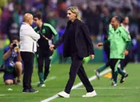 Soccer-Beccacece bids farewell as Ecuador coach after World Cup exit