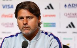 Soccer-US coach Pochettino cool on favourites tag against Bosnia after World Cup shocks