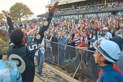 Lonely end for race track: 132-year-old Aqueduct runs its last race