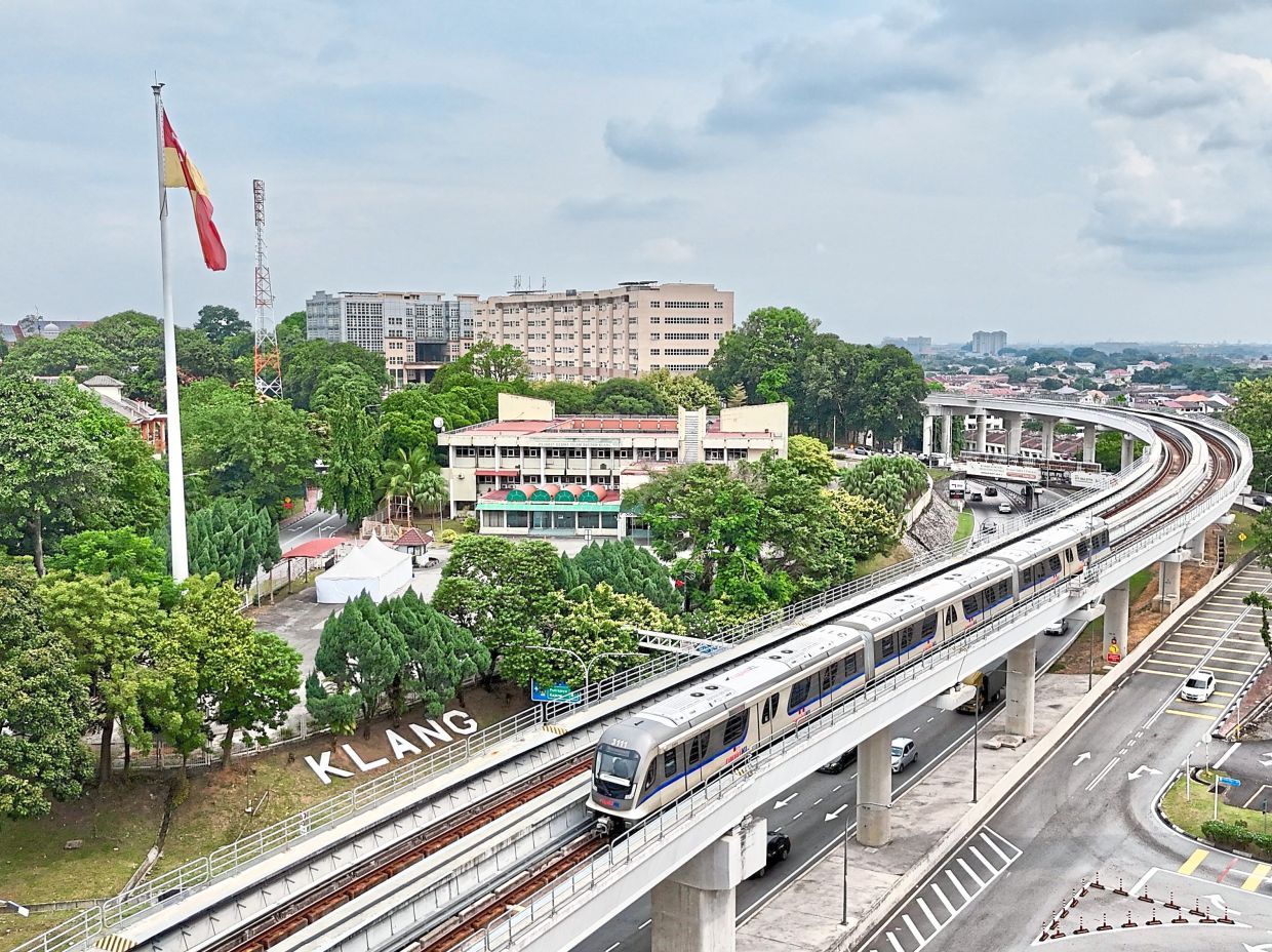 Shah Alam Line pulls in commuters