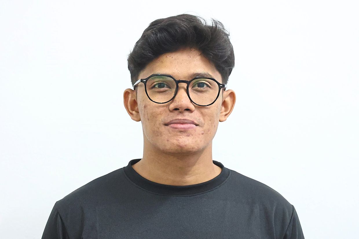 Muhammad Razin says the completion of SMK Suria Jaya is an achievement in Parit Yaani.
