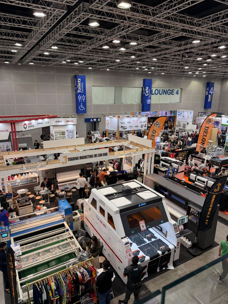 Visitors checking out the Malaysia Gifts Fair, which offered innovative gifting ideas, printing machinery and endless networking opportunities.