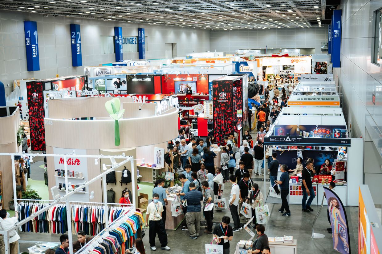 Visitors checking out the Malaysia Gifts Fair, which offered innovative gifting ideas, printing machinery and endless networking opportunities.