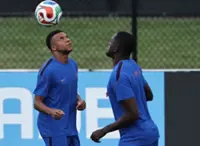 Soccer-France wary of Paraguay revenge mission amid World Cup hype