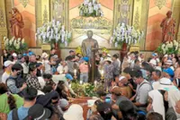 Thousands honour martyr