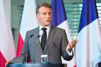 Viral Macron photo refuted