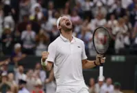 Tennis-Fear is not a friend: Dimitrov banishes demons to stun Mensik