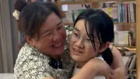 Single China mum carries steel tubes to fund education, weeps, hugs daughter who aces gaokao