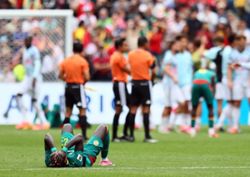 Soccer-Senegal's exit from World Cup highlights rifts