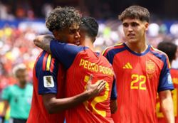 Analysis-Soccer-Lamine effect restores Spain's bite as teenager bends Austria to his rhythm