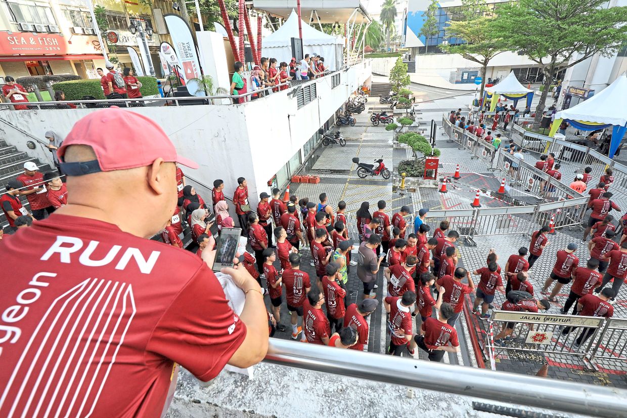 Participants waiting for their turn to be flagged off at the Petaling Jaya International Tower Run 2026.