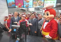 Carney and Marcos vow to deepen ties