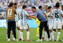 Soccer-Argentina made to suffer in Cape Verde World Cup scare, says Scaloni