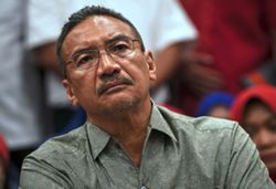 Hishammuddin: Linking Najib's royal pardon to Johor elections is illogical