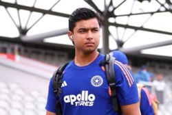 Cricket-India's 15-year-old batting sensation Sooryavanshi makes senior debut against England