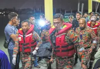 Boatman saves lives before dying