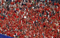 Soccer-Clinical Morocco ease past Canada 3-0 to reach World Cup quarter-finals