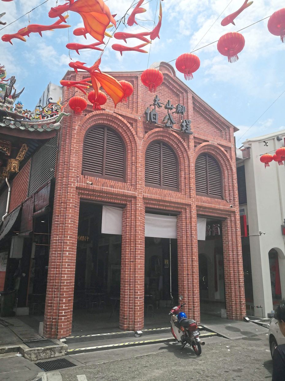The new hawker centre was rebuilt after the old one was burned down in 2019.