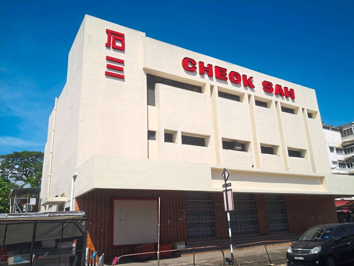 The old Cheok Sah Cinema reminds visitors of the days when the silver screen reigned supreme.