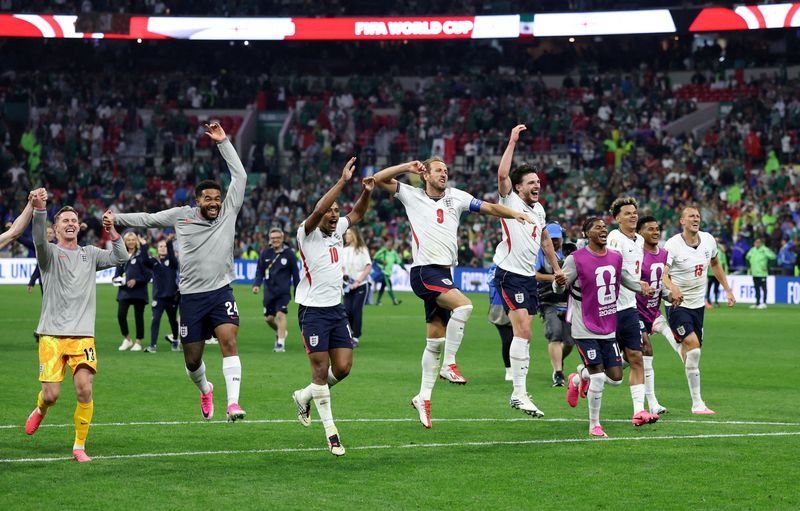 Soccer-England emerge from Azteca ordeal looking every inch World Cup contenders