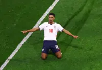 Soccer-Ten-man England survive Mexico comeback to reach quarter-finals