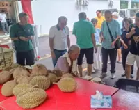 Tropical fruit feast strengthens ties in badminton fraternity
